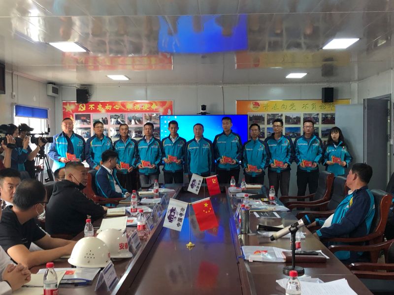 6辦實事環(huán)節(jié)-黨員先鋒崗授牌